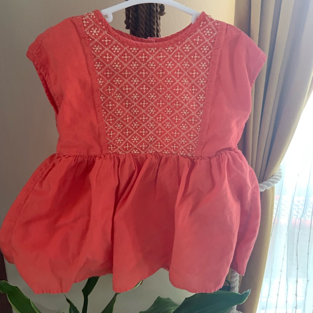 😊FREE😊 Zara Coral Lace Blouse with Cap Sleeves size 12-18m